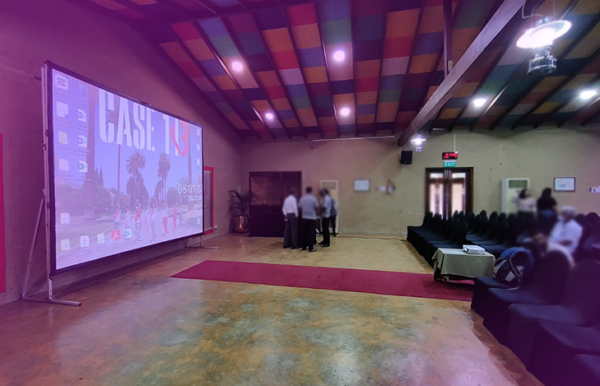 High Quality Multimedia Projector Setup